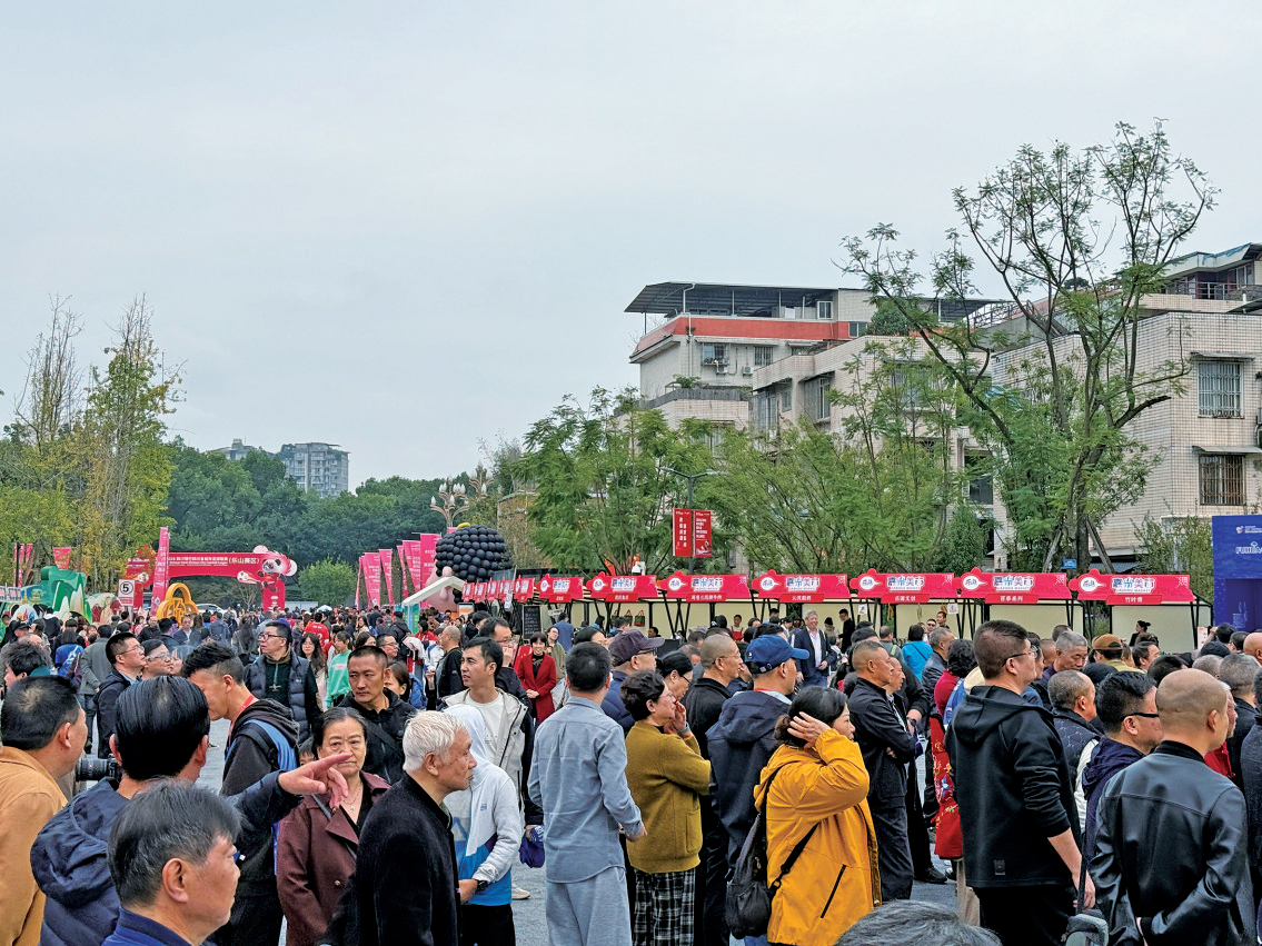周末下班 直奔乐山(图1) 周末下班 直奔乐山(图1)