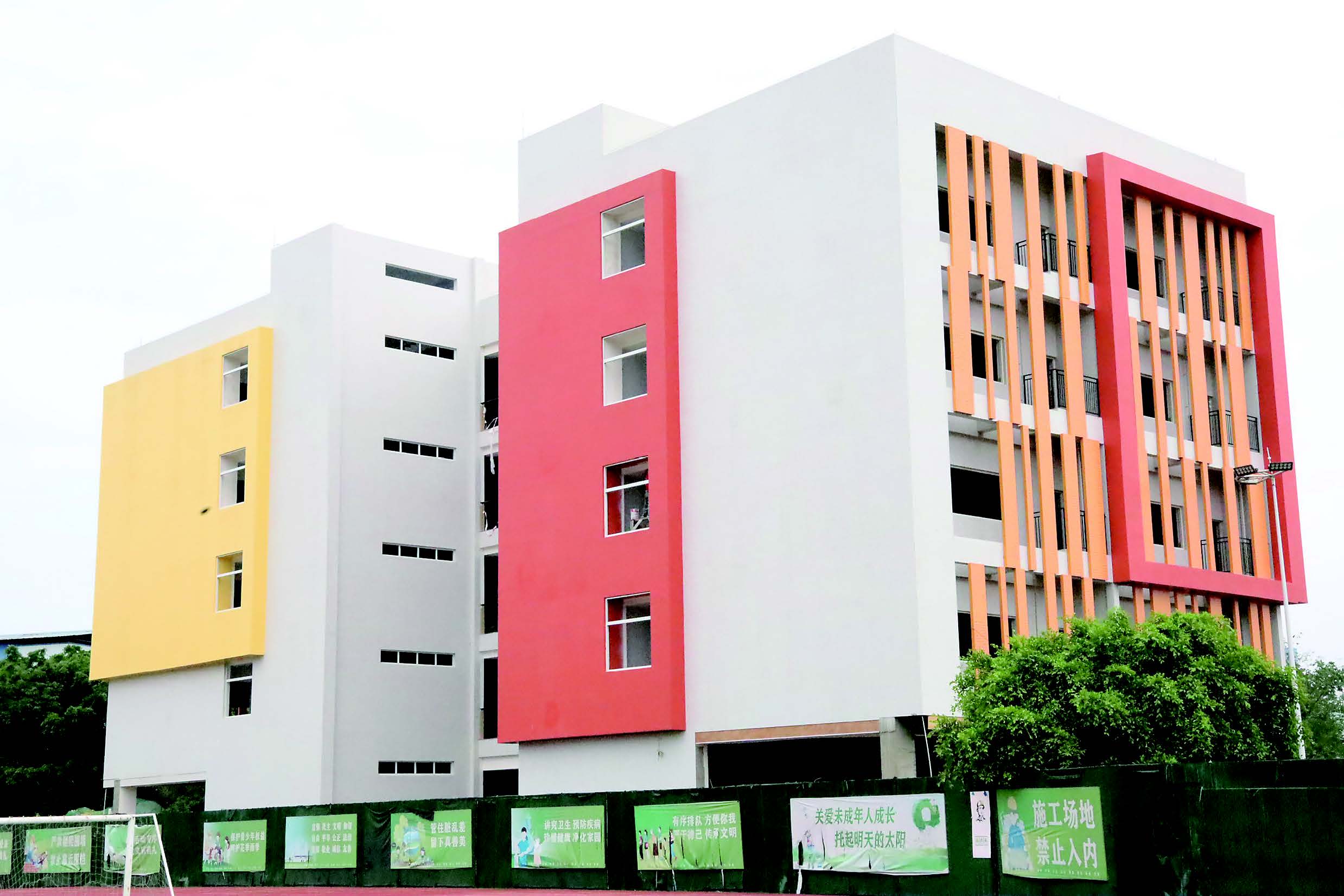 乐山高新区实验小学改扩建项目6月完工(图1)