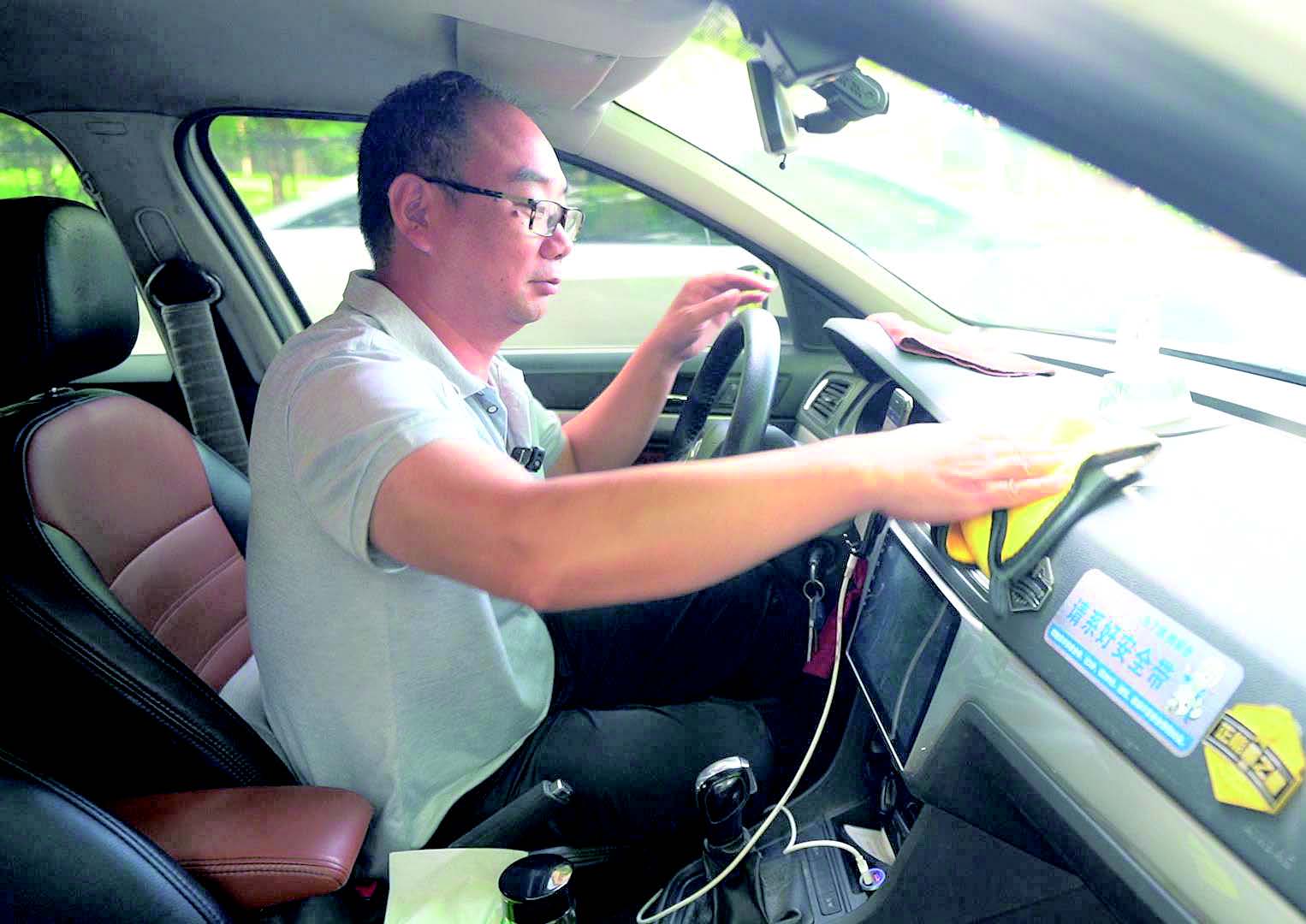 车轮转动温暖 平凡镌刻非凡(图1)